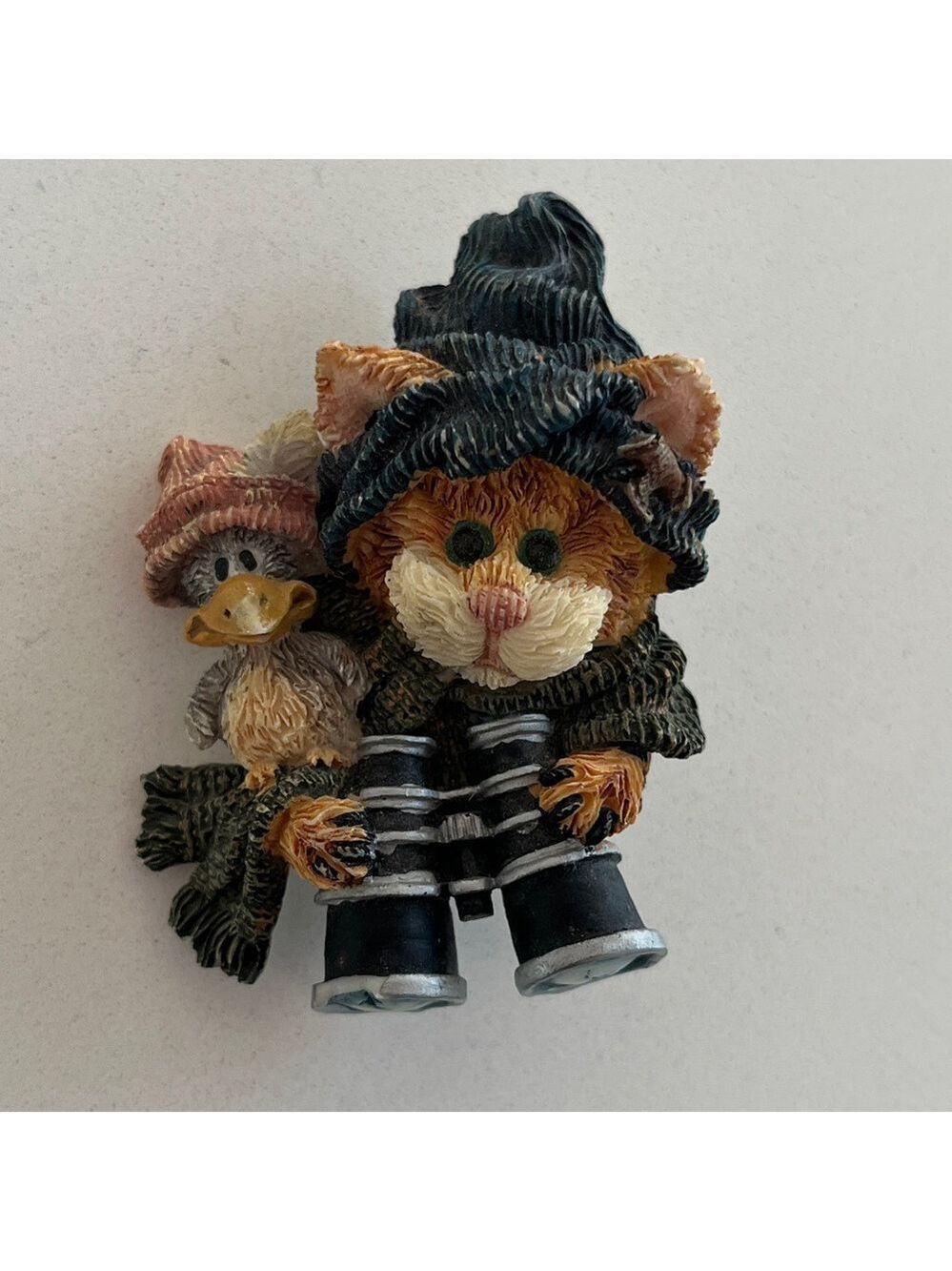 VINTAGE Boyds Bears Resin Brooch Pin Audubon Cat Birdwatcher Whimsical 90's